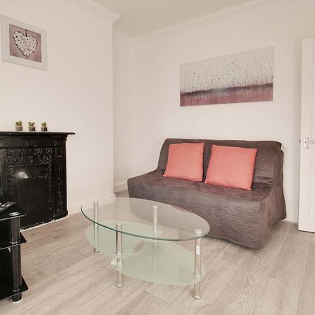 34 New Road Apartment Rochester  Ngoại thất bức ảnh