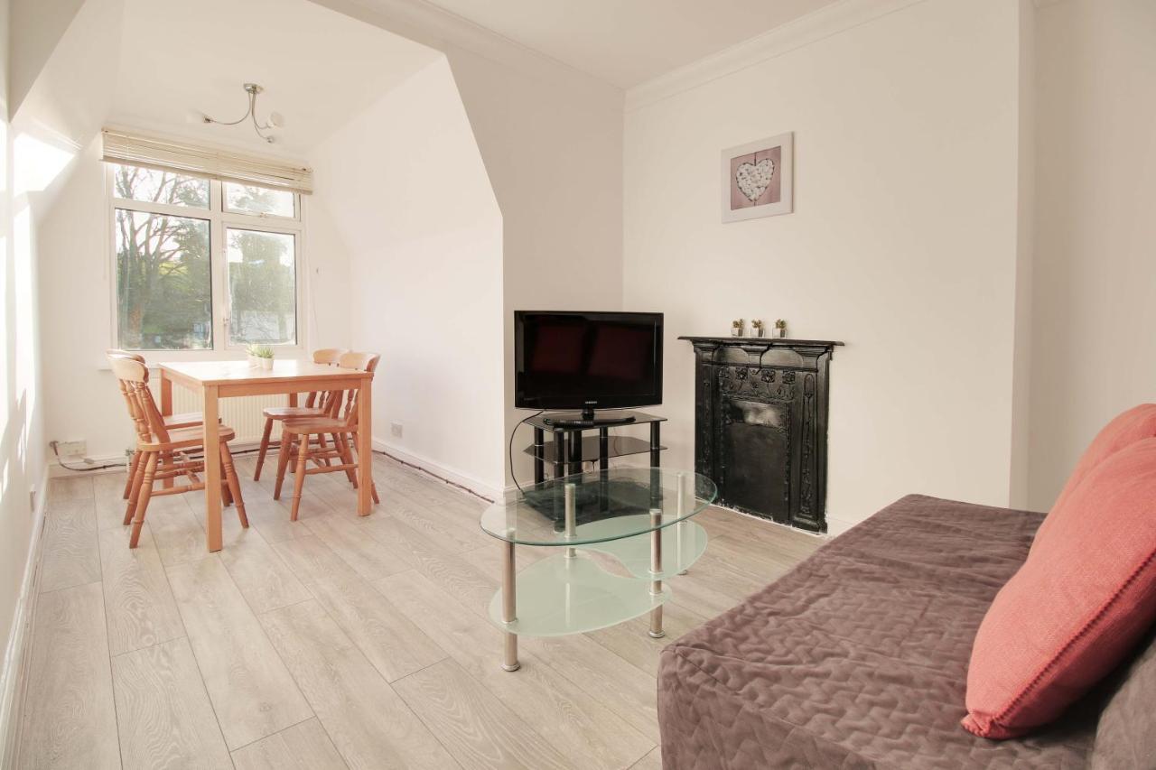 34 New Road Apartment Rochester  Ngoại thất bức ảnh