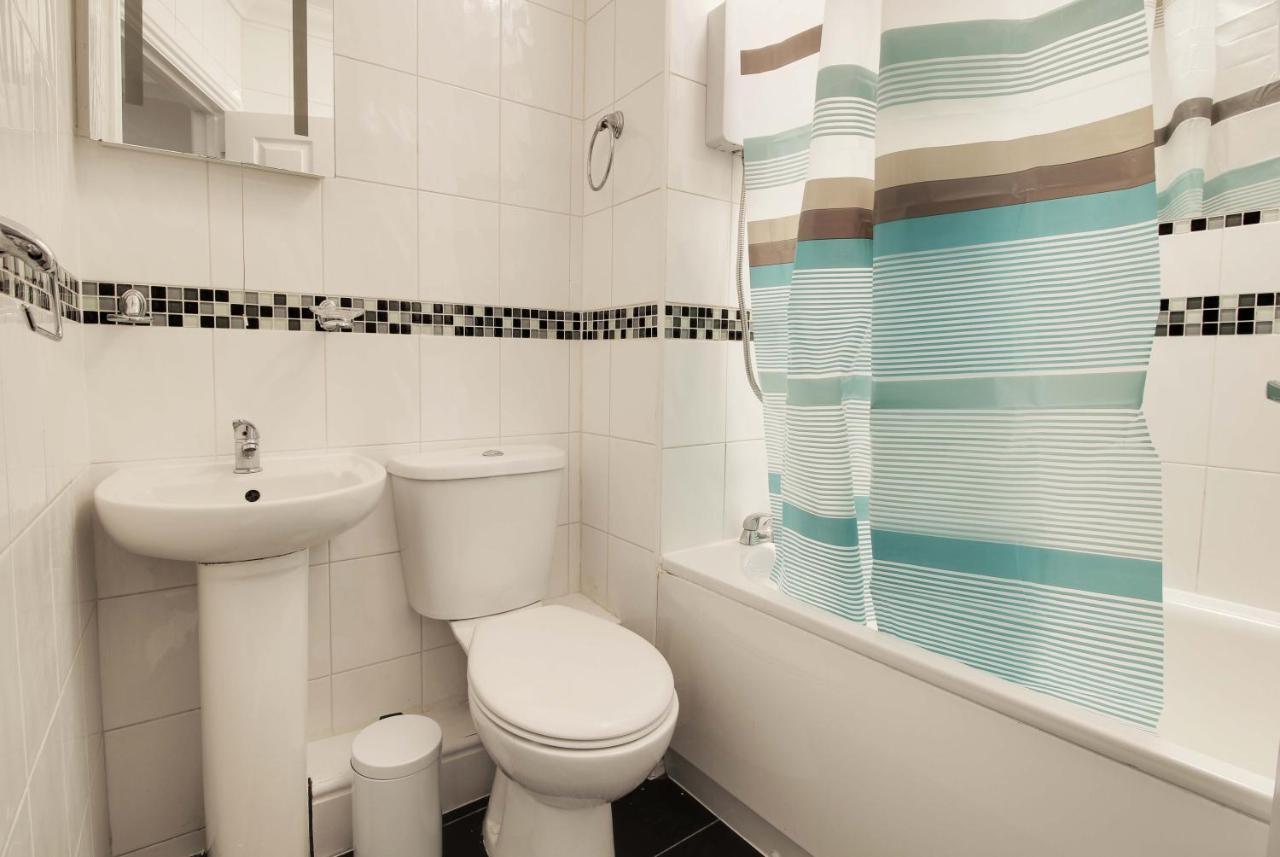 34 New Road Apartment Rochester  Ngoại thất bức ảnh