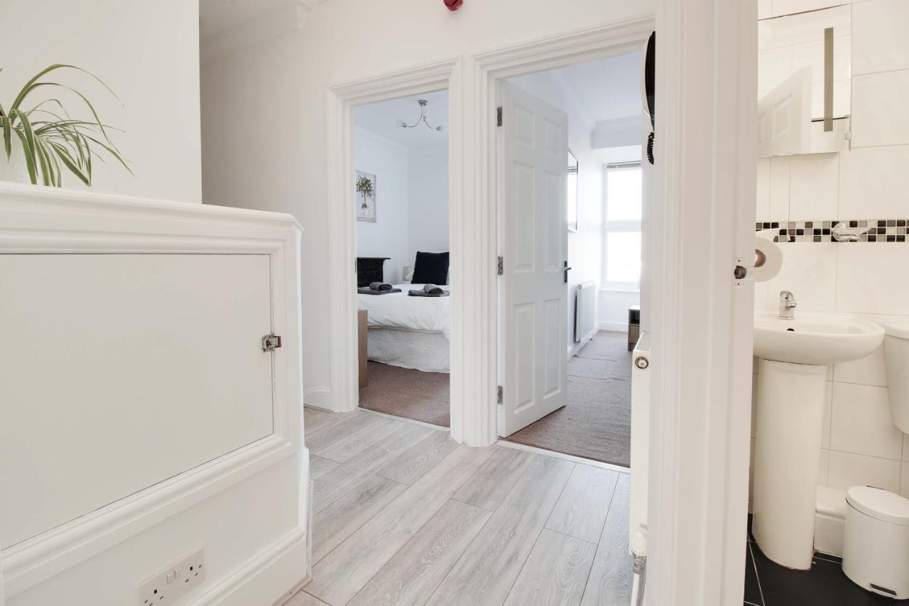 34 New Road Apartment Rochester  Ngoại thất bức ảnh